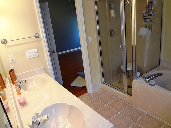 5th image of 9285 Speerberry Cir