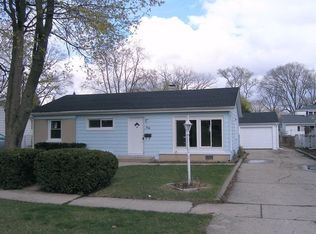447 N Bierman Ave, Villa Park, IL 60181
