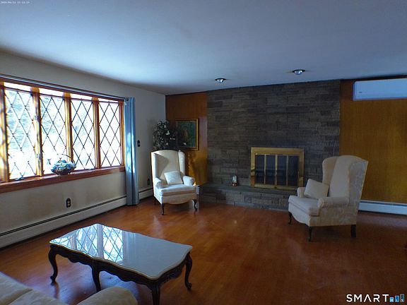 3rd image of 249 Coram Road