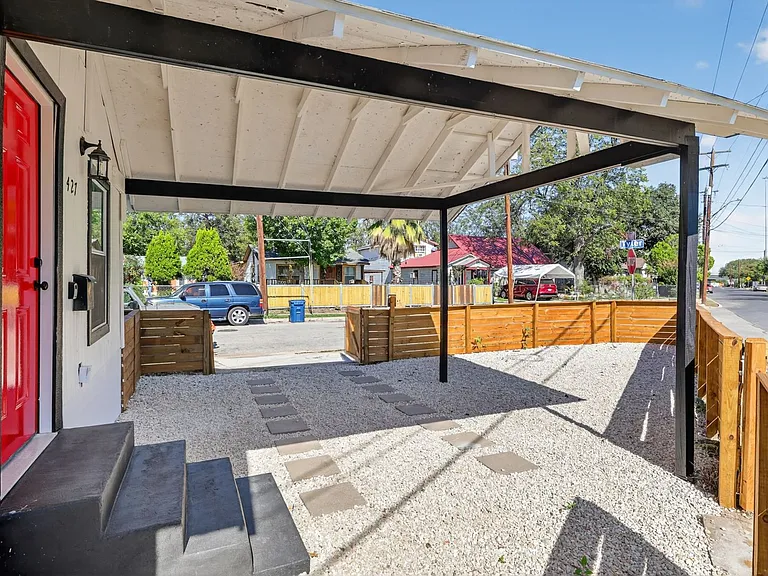 427 Floyd Ave — Photo 9
