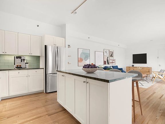 3rd image of 304 W 115th St APT 3A