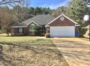 7702 Mary Anne Cir, Shreveport, LA 71107