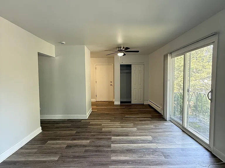 1080 N Wheeling Rd #301 — Photo 5