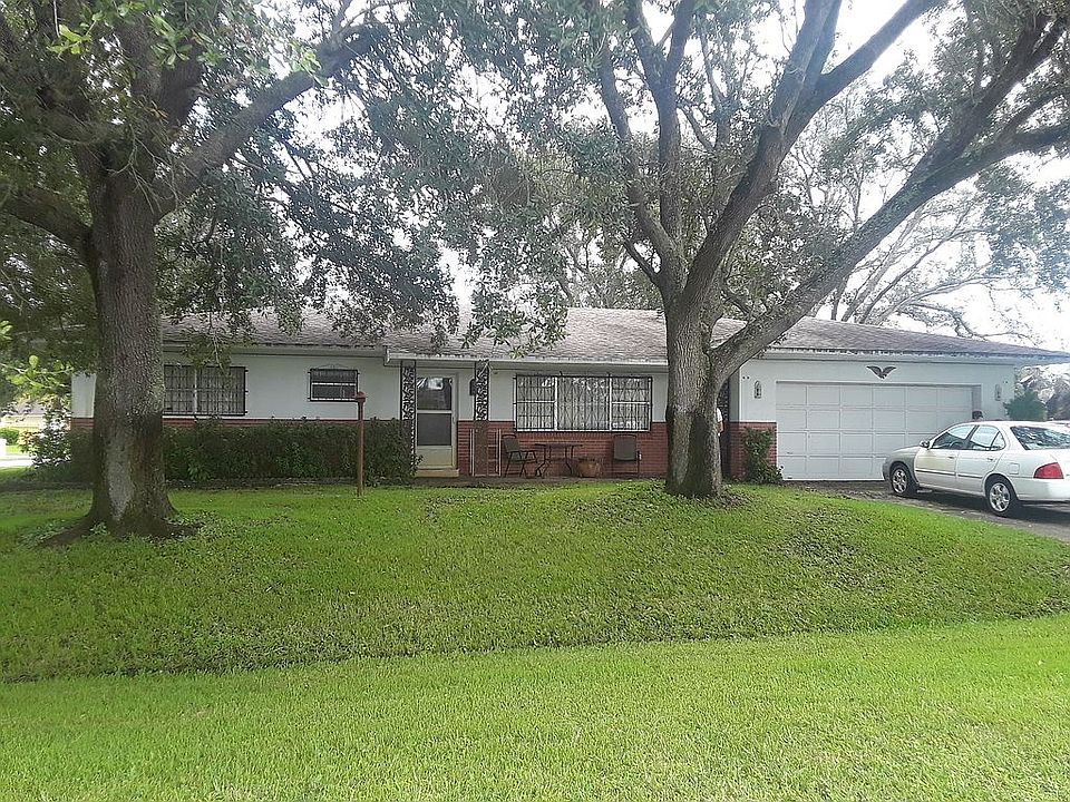 1st image of 601 SE Preston Ln