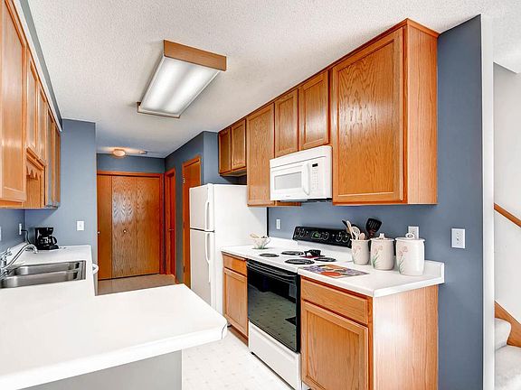 3rd image of 7289 Savanna Ct