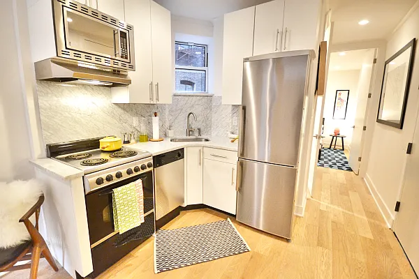 Rented by Bold New York | media 33