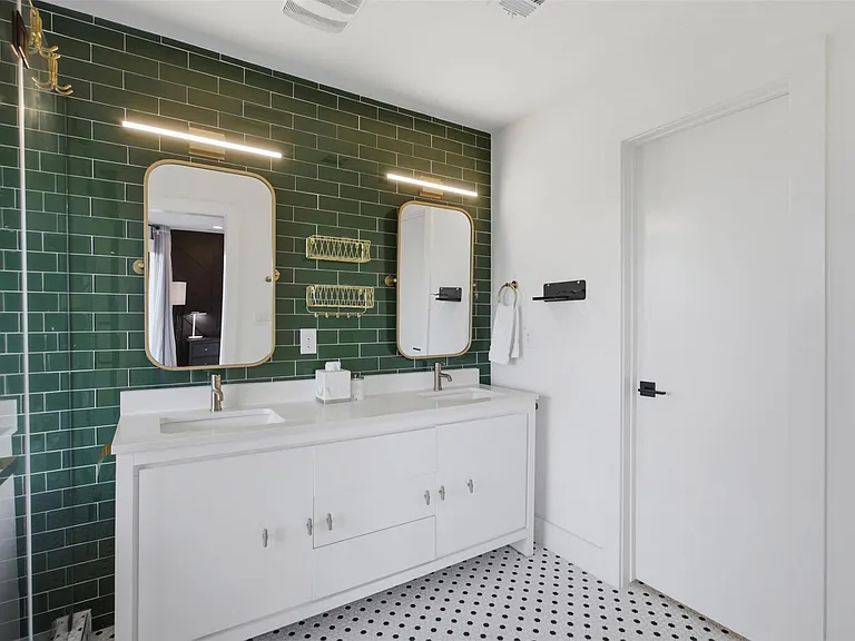 2711 Crest Ave #A — Photo 17