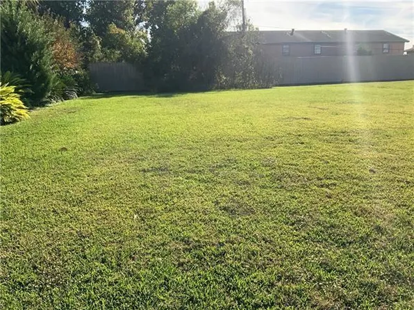 224 Mae Dr, Gretna, LA 70056