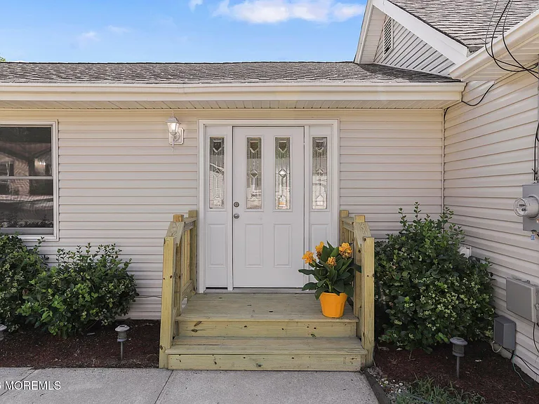 477 Glenwood Ave — Photo 5