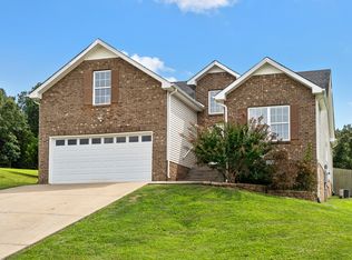 492 Cedar Valley Dr, Clarksville, TN 37043