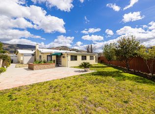 2061 N Vera Ct, Simi Valley, CA 93063