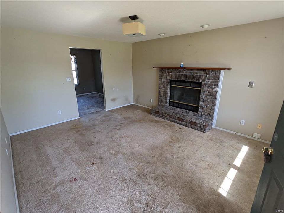 325 Cobblestone, Troy, IL 62294 Zillow