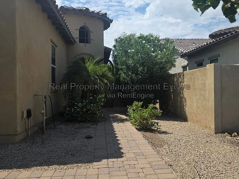 2307 E Mahogany Pl — Photo 3