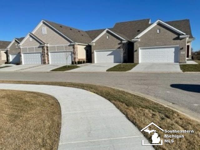 1st image of 827 Plum Village Dr