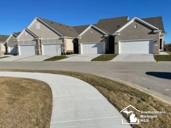 827 Plum Village Dr, Monroe, MI 48161