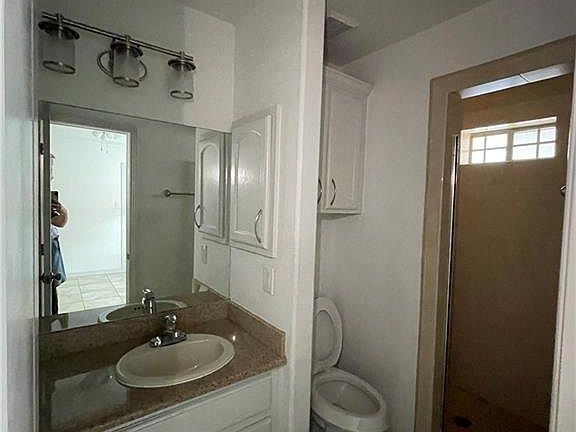 4th image of 2109 N Dahlia St #2