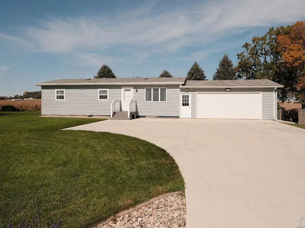 3128 370th St, Sioux Center, IA 51250
