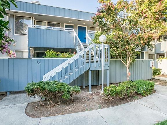 3rd image of 914 La Barbera Dr