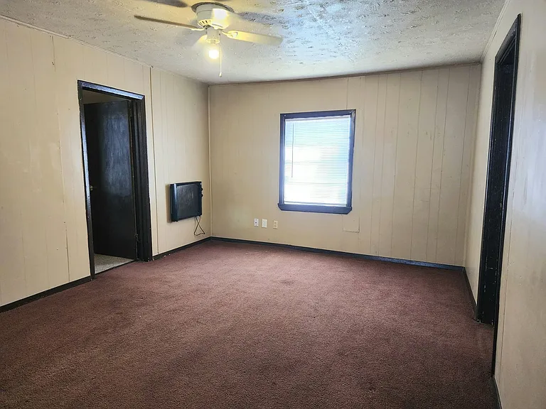 1234 N Abilene Ave — Photo 9