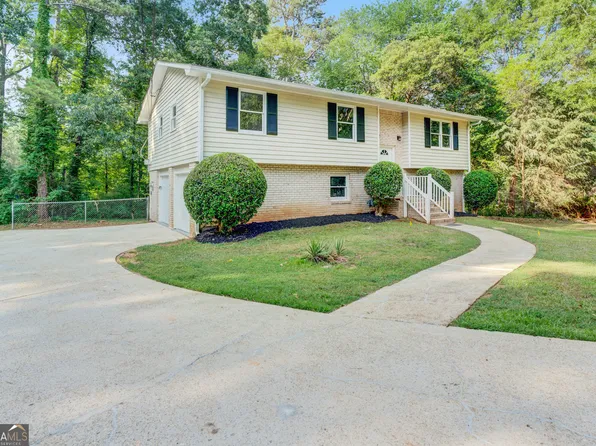 191 Greenbriar Ct SE, Conyers, GA 30094
