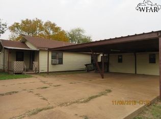 607 E Glisson Ave, Electra, TX 76360