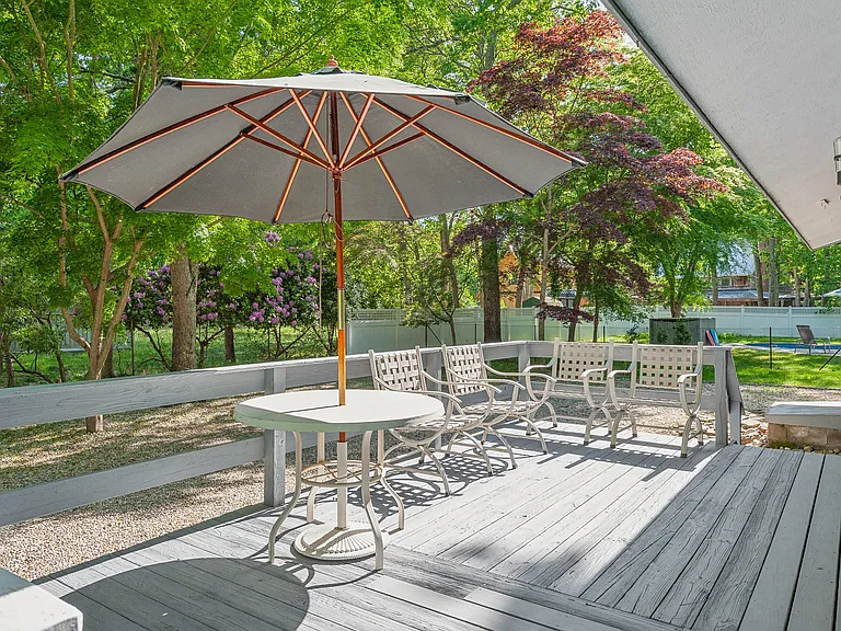 230 Norfolk Dr — Photo 25