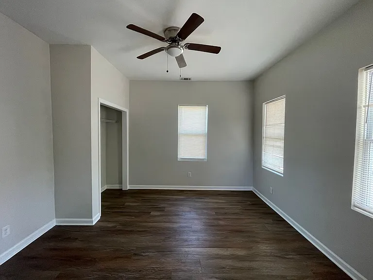 1112 E Bolton St — Photo 8