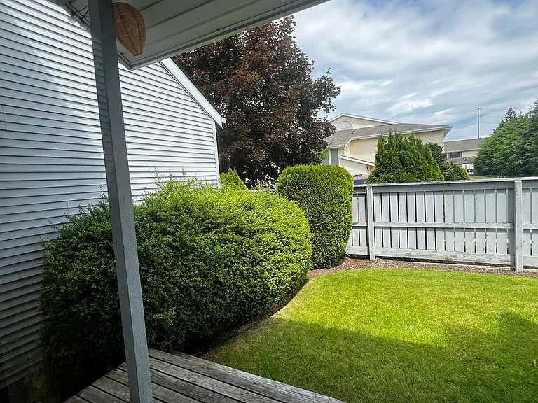 126 E Grover St #7 — Photo 6