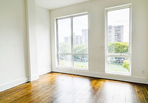 3rd image of 49 Montrose Ave APT 6C