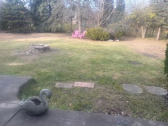 2nd image of 9650 Grosse Ile Pkwy