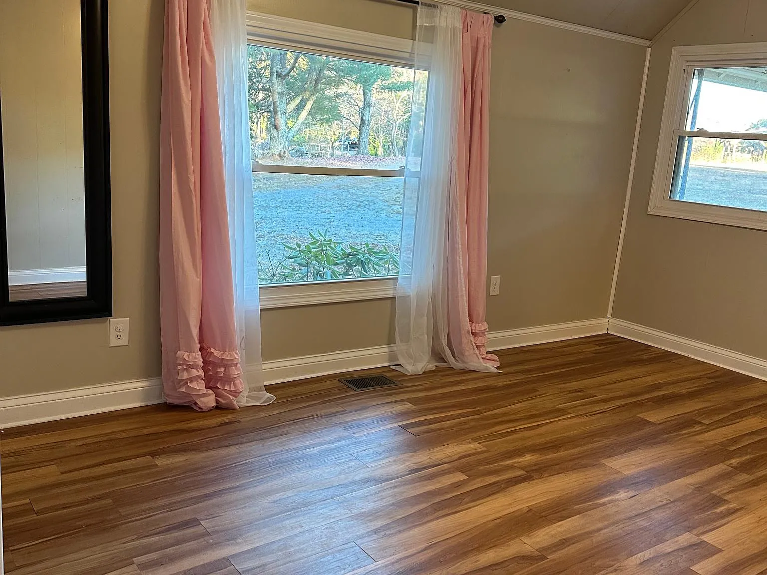 5398 Highway 157 — Photo 3