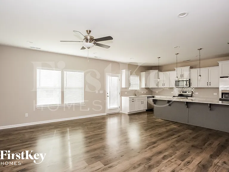 777 Alexander Commons Dr — Photo 7