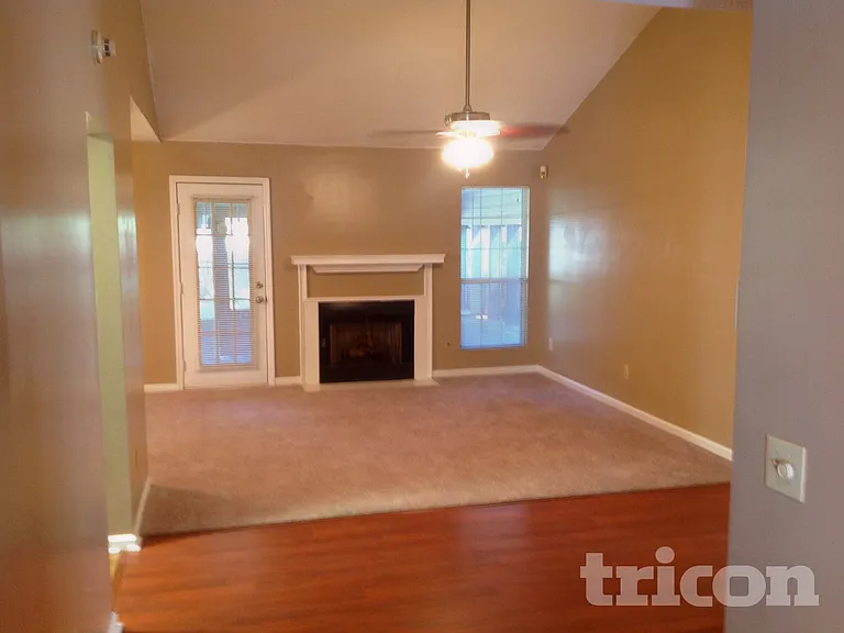 3495 Baroney Ln SW — Photo 2