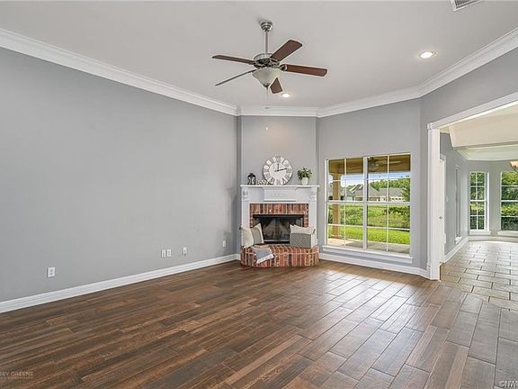 4th image of 4218 Parkridge Dr