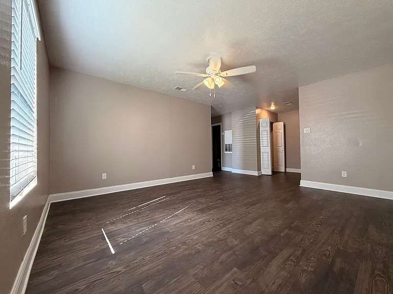 Brazos Point Apartments — Photo 26