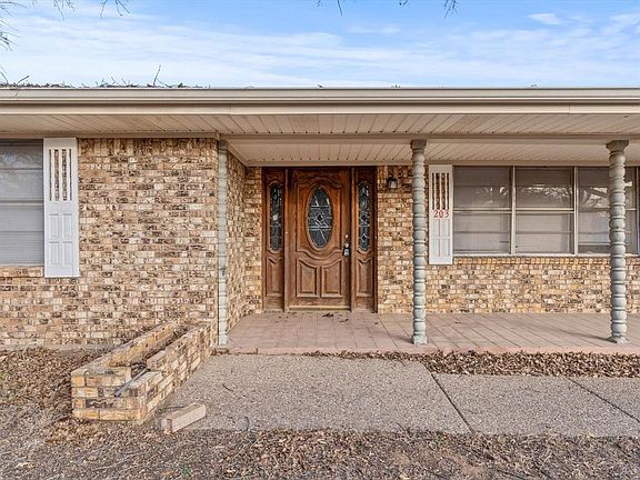 4th image of 203 Oakwood Dr