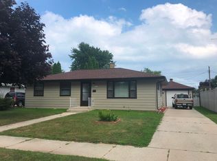 3207 S 10th St, Sheboygan, WI 53081