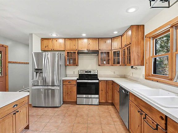 5th image of 2835 S Barnard Rd