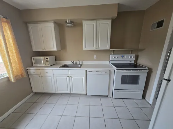 508 W Twelve Mile Rd #508, Royal Oak, MI 48073
