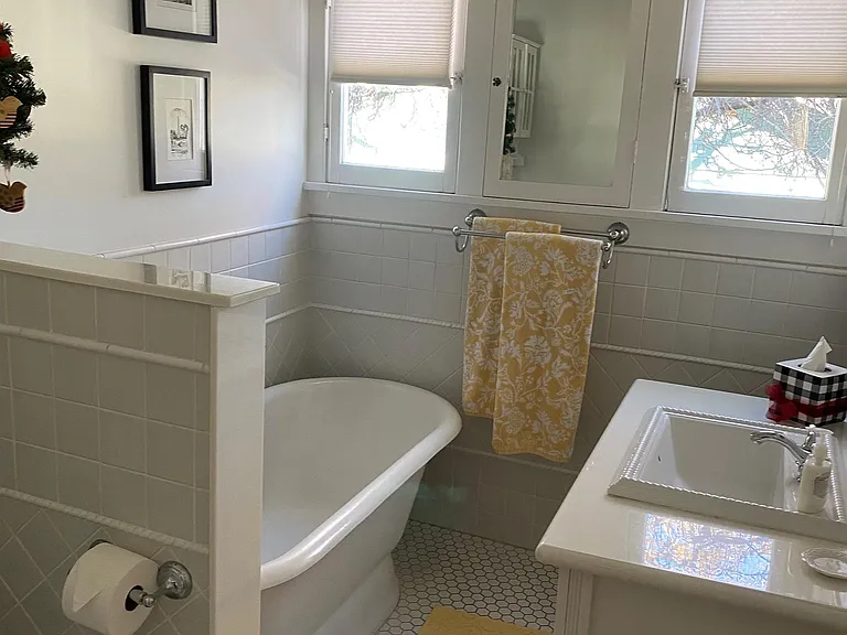 347 S Mount Vernon Ave — Photo 18
