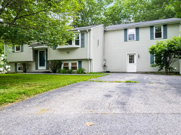 44 Ellen Circle, Yarmouth, ME 04096