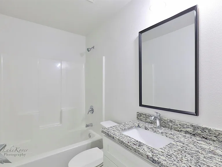 1838 Sweetwater Ln — Photo 8