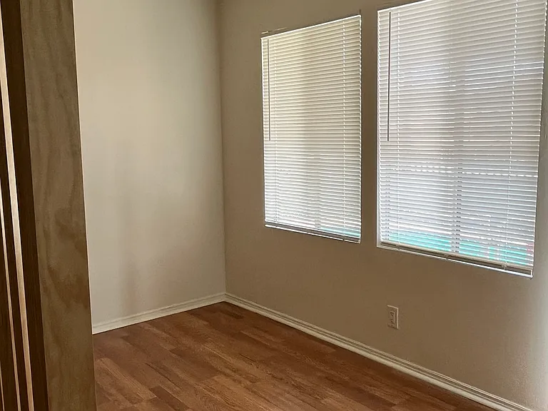 516 E Cedar Ave — Photo 4