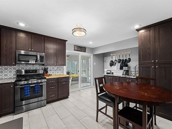 4th image of 2239 La Cuesta Dr
