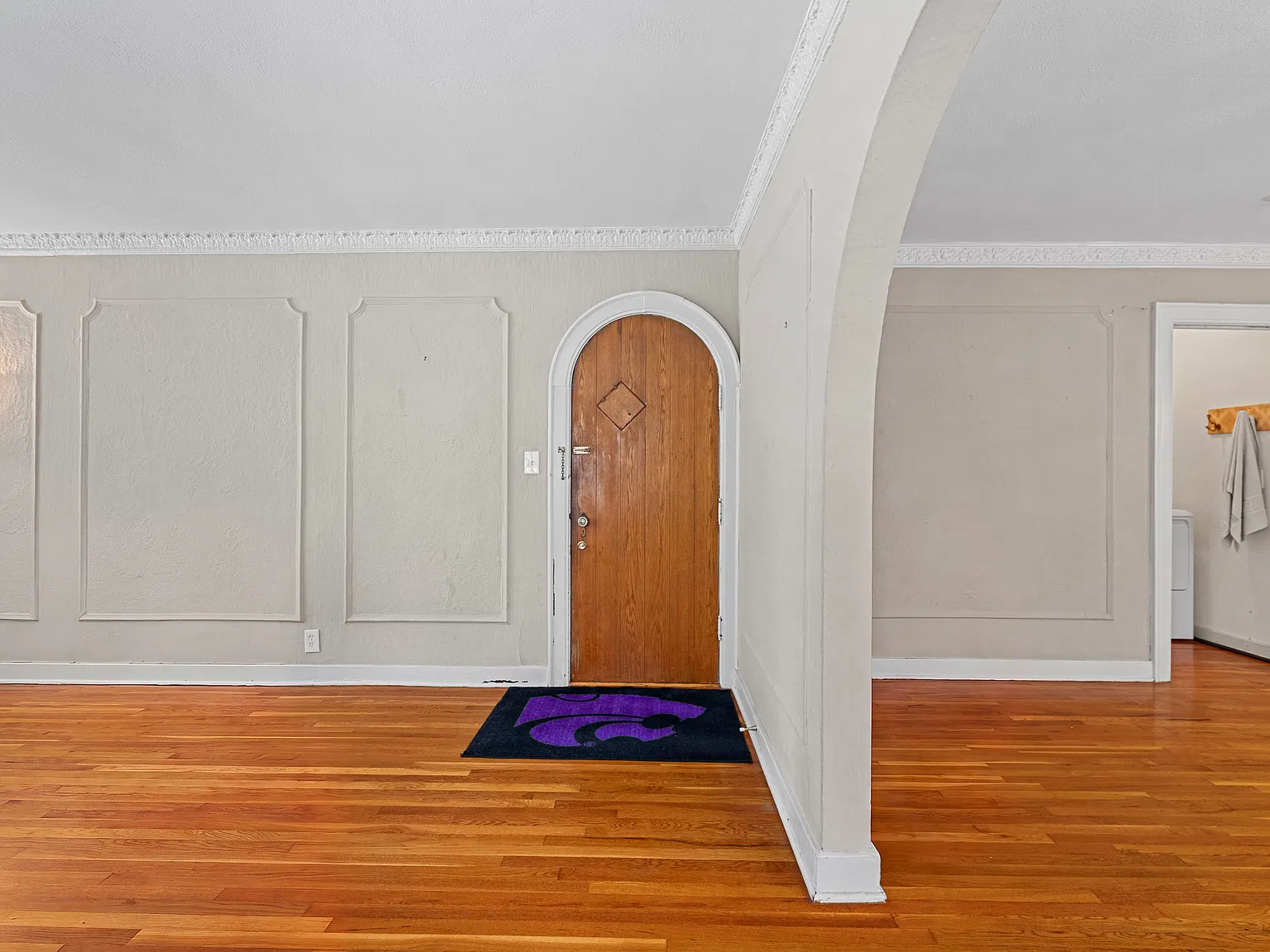 4508 Broadway — Photo 4