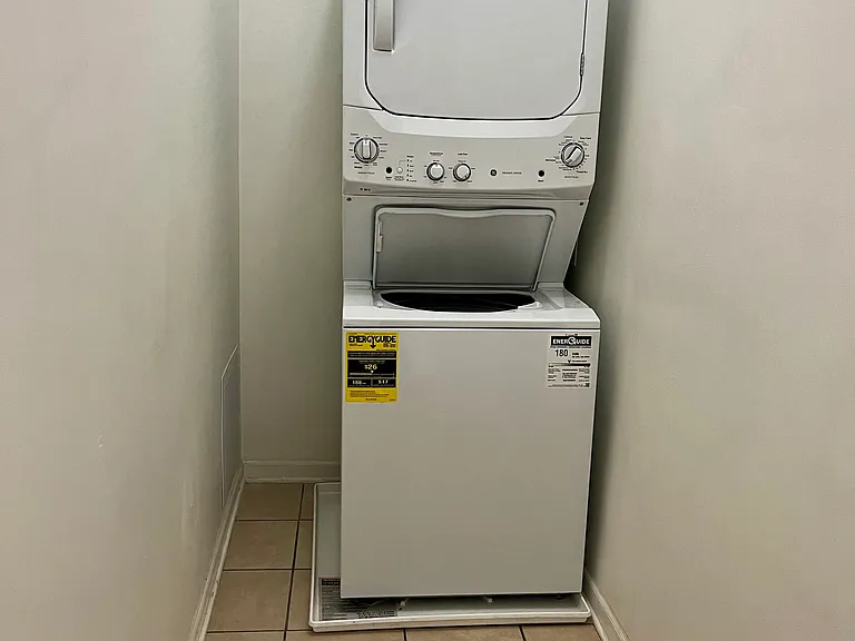 1652 N Avers Ave #1 — Photo 15