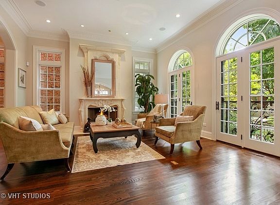 3rd image of 1236 W Cornelia Ave #2