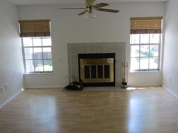2nd image of 2983 Bonaventure Cir APT 202