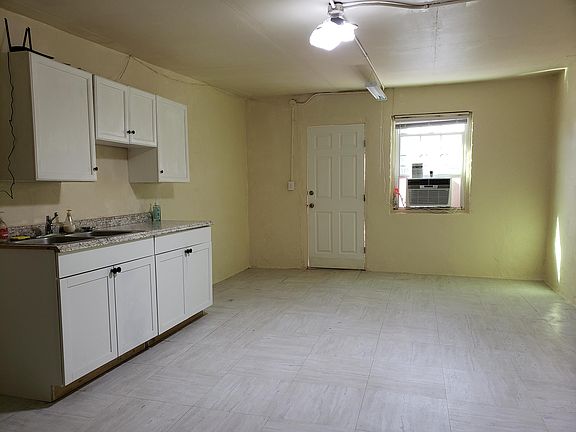 3rd image of 1308 N Florence St #B