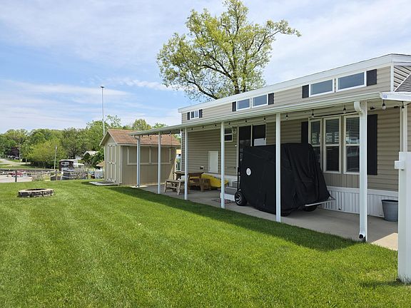 3rd image of 11539 Lake Dr #127